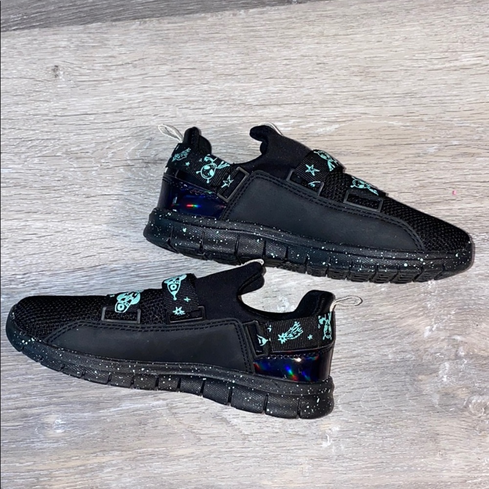 Cat and Jack kids black and green shoes size 12